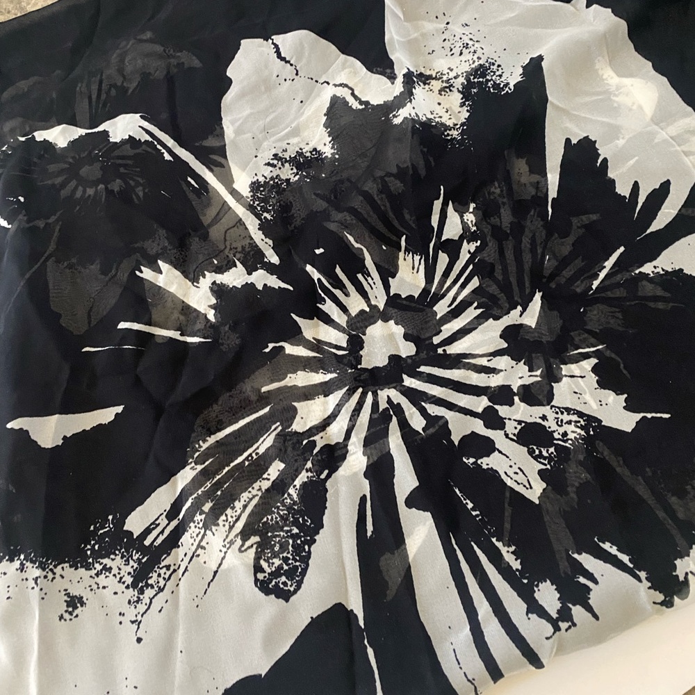 Calvin Klein Decorative Scarf - Picture 4 of 4